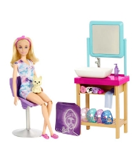 Imagine Barbie la salonul de cosmetica